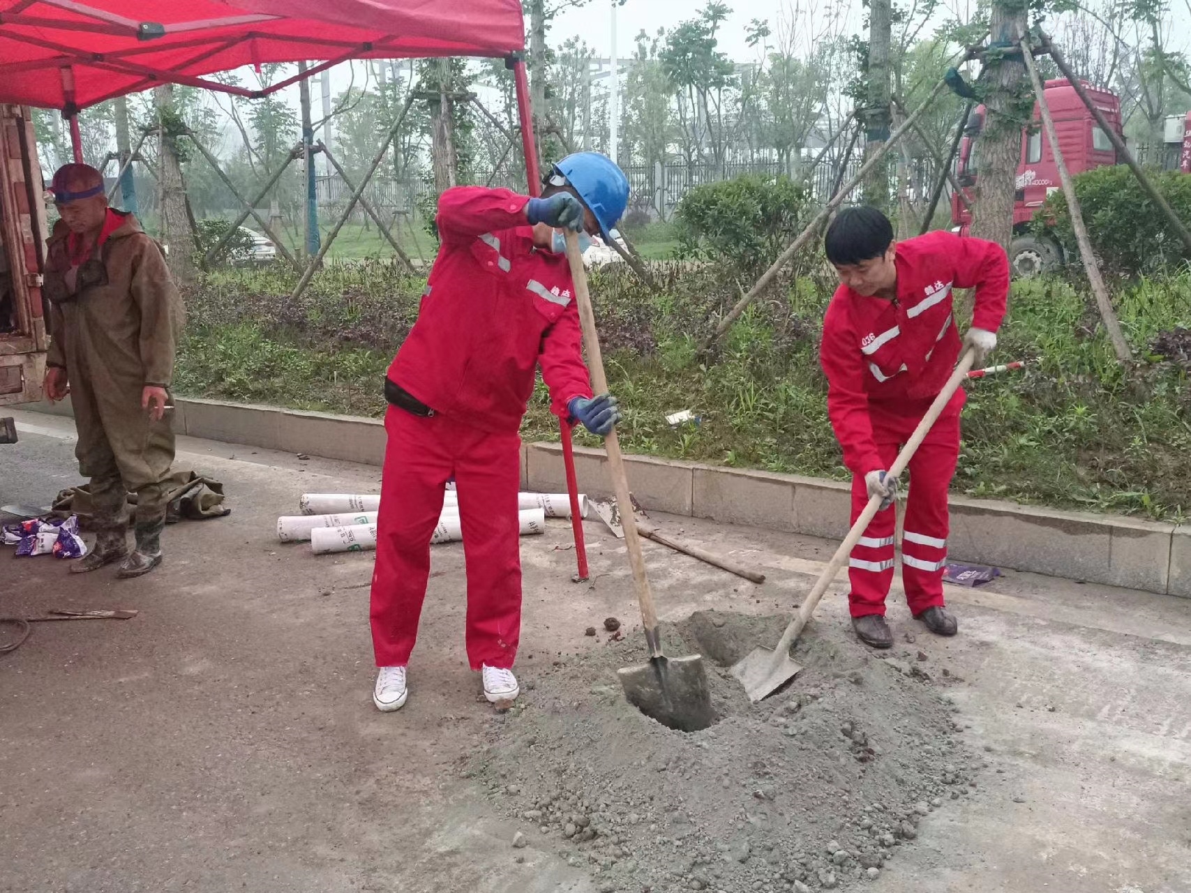 龙凤管道疏通哪家好】及时进行市政管道清淤